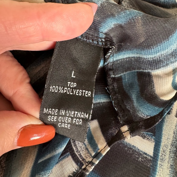 ❤️PERFECT for FALL!!  PRETTY PRINT TOP w/ATTACHED CAMI     LARGE - Picture 9 of 9